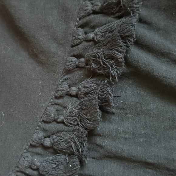 Mustard Seed Double V Fringe Ruffle Sleeve Oversized BOHO Black Top - Picture 3 of 4